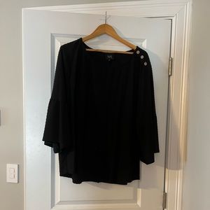 Black ribbed top with buttons